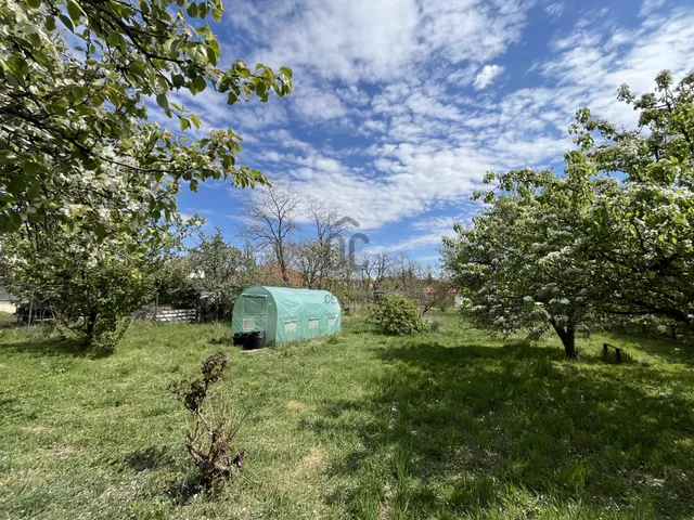 Eladó telek Mogyoród 1112 nm