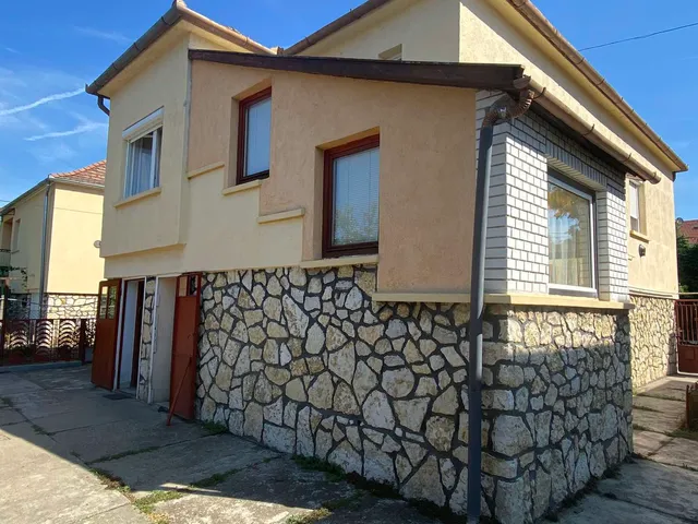 Eladó ház Pápa, Belváros 140 nm