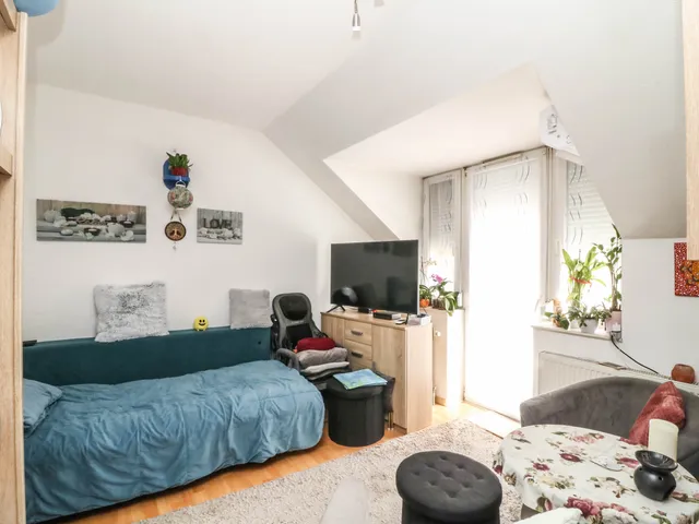 Eladó lakás Esztergom, Erzsébet királyné útja 26 nm