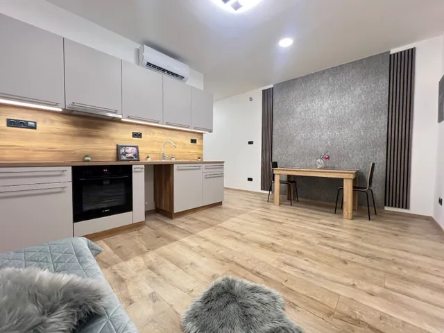 Eladó lakás Budapest VI. kerület, Nagykörúton kívüli terület 62 nm