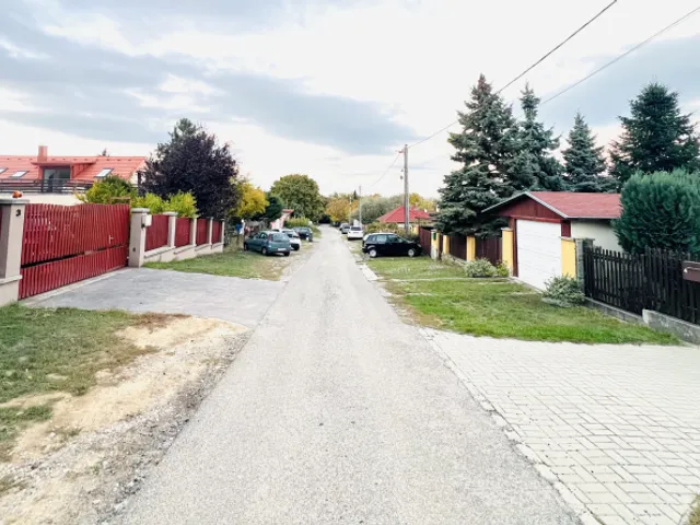 Eladó telek Üröm 804 nm