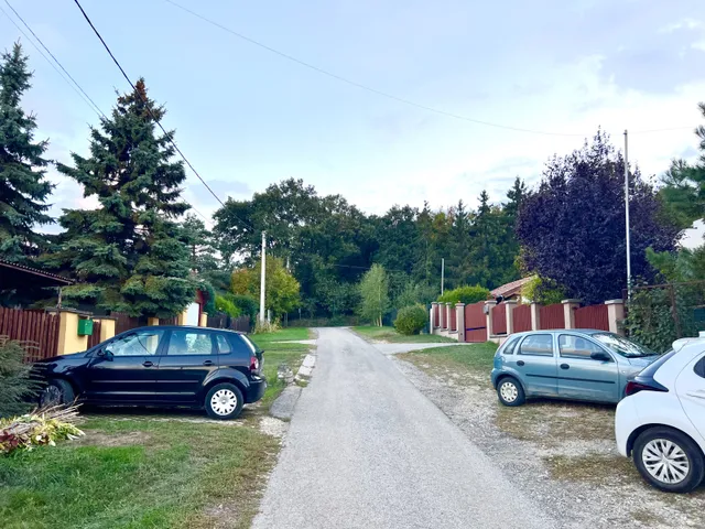 Eladó telek Üröm, Hóvirág utca 8 804 nm