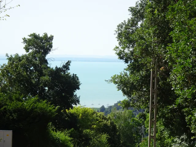 Eladó telek Balatonalmádi 1259 nm