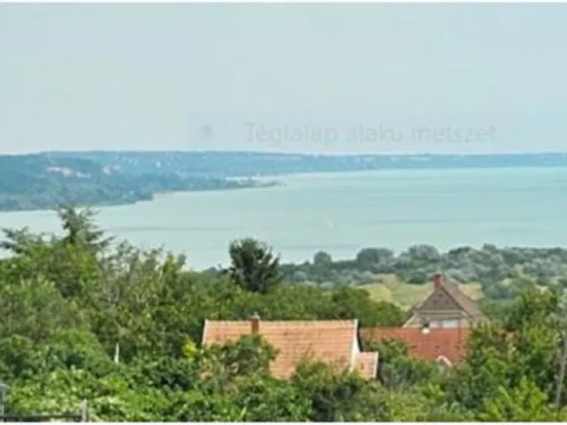 Eladó lakás Balatonalmádi 182 nm