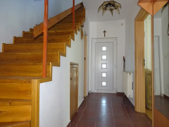 Eladó ház Csopak 220 nm