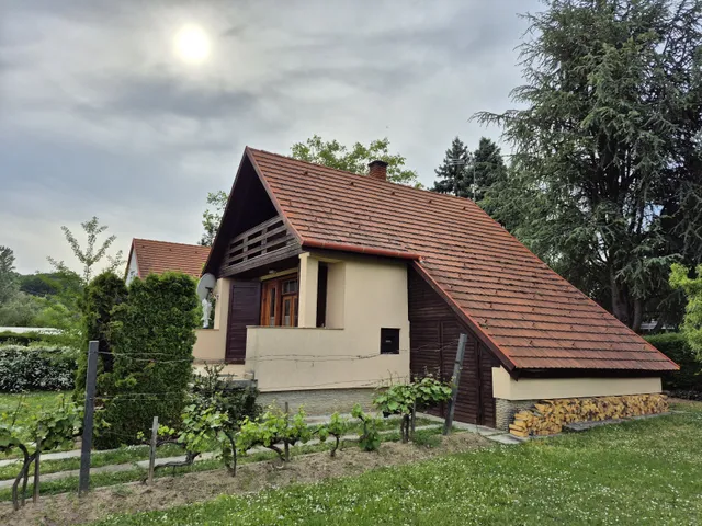 Eladó üdülő és hétvégi ház Ábrahámhegy 60 nm