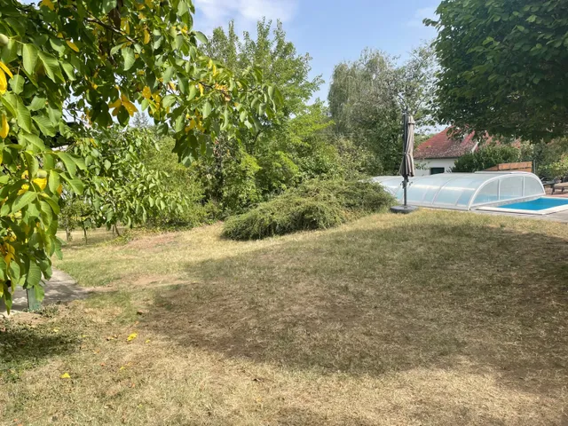 Eladó telek Ábrahámhegy 714 nm