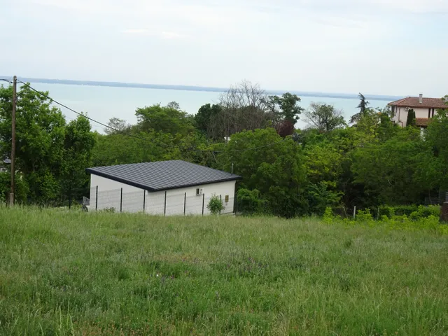 Eladó telek Balatonalmádi 1220 nm