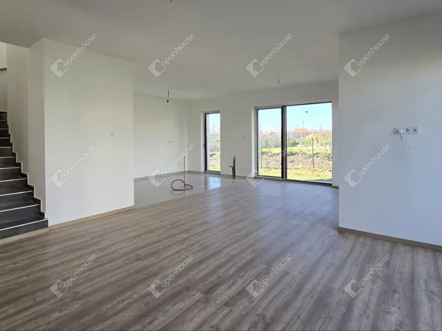 Eladó ház Budapest XVII. kerület, Rákosliget 170 nm
