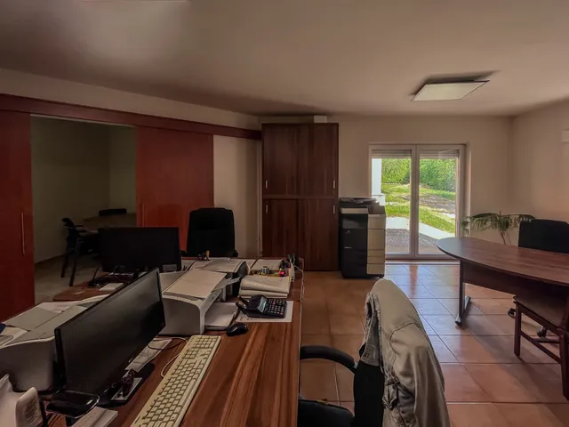 Eladó kereskedelmi és ipari ingatlan Bácsbokod 210 nm