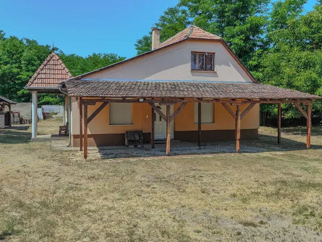 Eladó mezőgazdasági ingatlan Baja 80 nm
