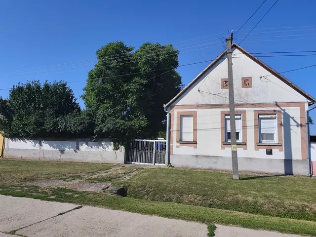 Eladó ház Alsónyék 76 nm