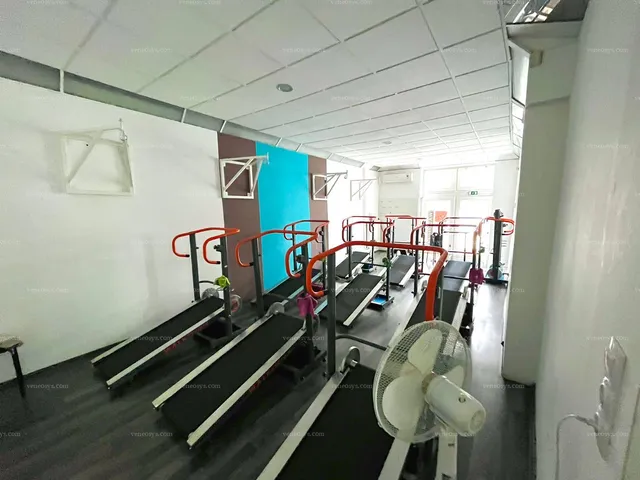 Eladó kereskedelmi és ipari ingatlan Baja 220 nm