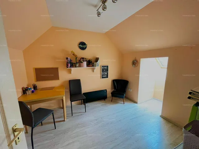 Eladó kereskedelmi és ipari ingatlan Baja 220 nm