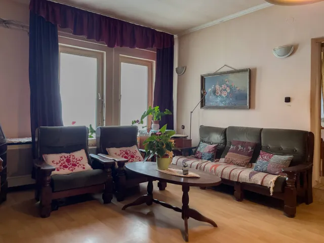 Eladó ház Baja 215 nm