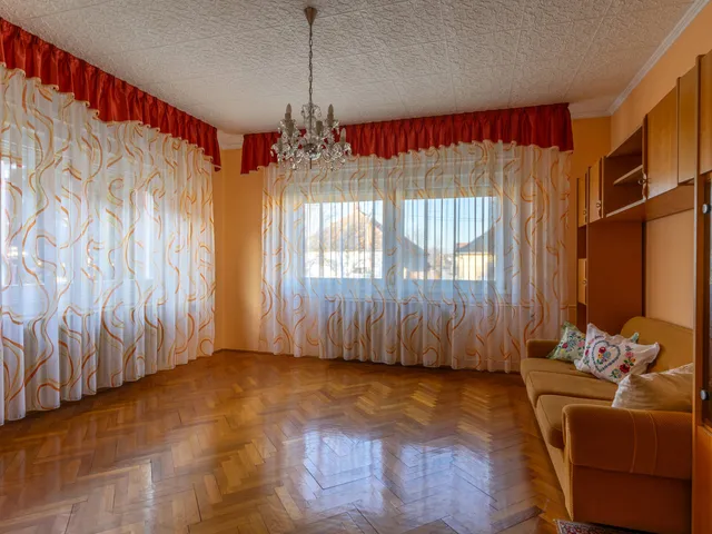 Eladó ház Érsekcsanád 390 nm