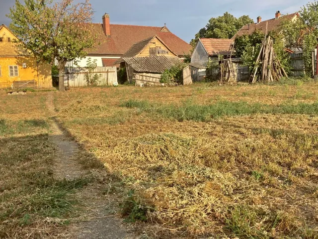 Eladó telek Baja 1136 nm