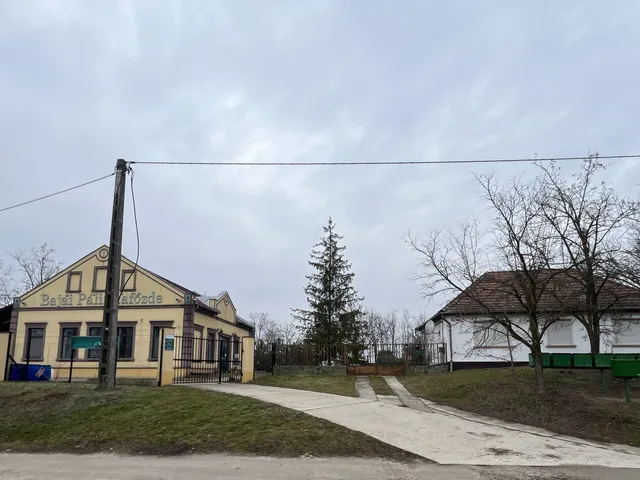 Eladó kereskedelmi és ipari ingatlan Baja 200 nm