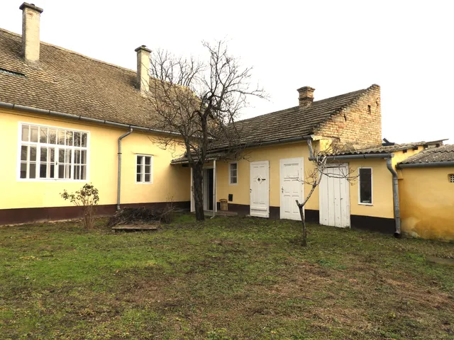 Eladó ház Baja 100 nm