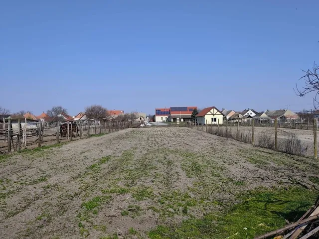 Eladó ház Érsekcsanád 206 nm
