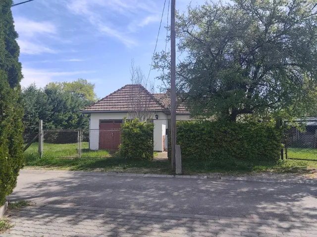 Eladó nyaraló Érsekcsanád 80 nm