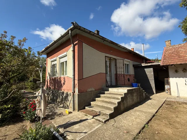 Eladó ház Dámóc 100 nm