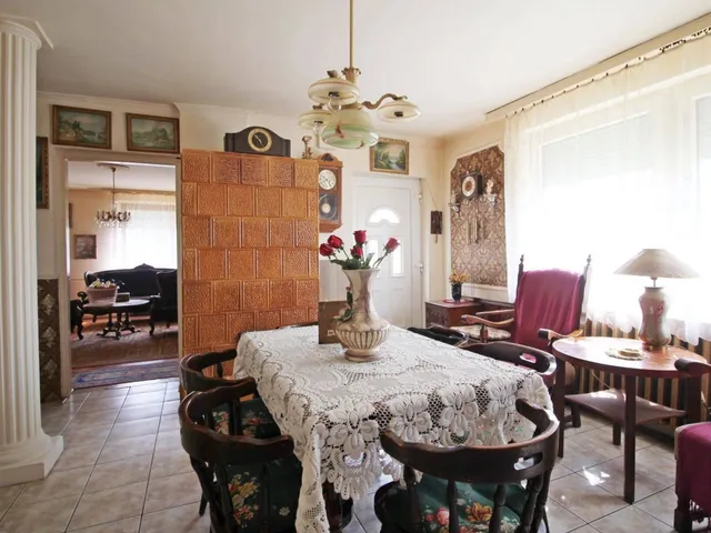 Eladó ház Dombóvár, Újdombóvár 200 nm
