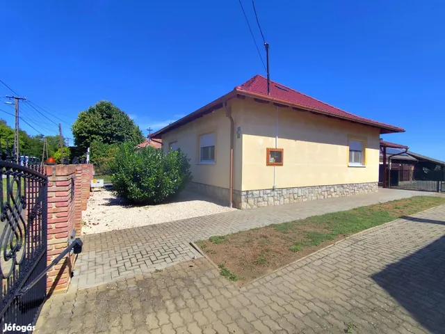 Eladó ház Csoma 102 nm