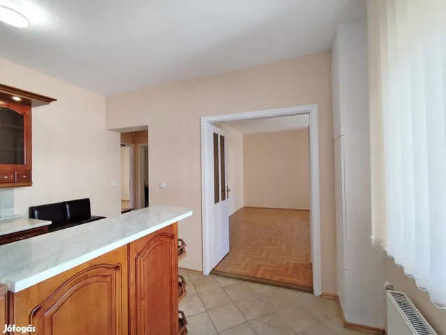 Eladó lakás Dombóvár 64 nm