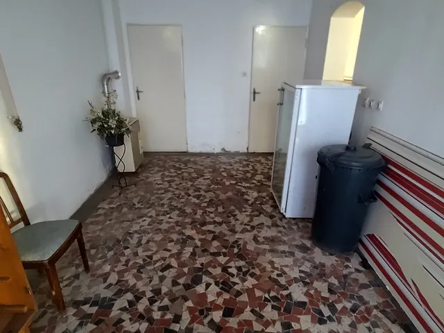 Eladó kereskedelmi és ipari ingatlan Türje 40 nm