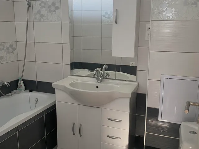 Kiadó lakás Tatabánya, Kertvárosi lakótelep 48 nm