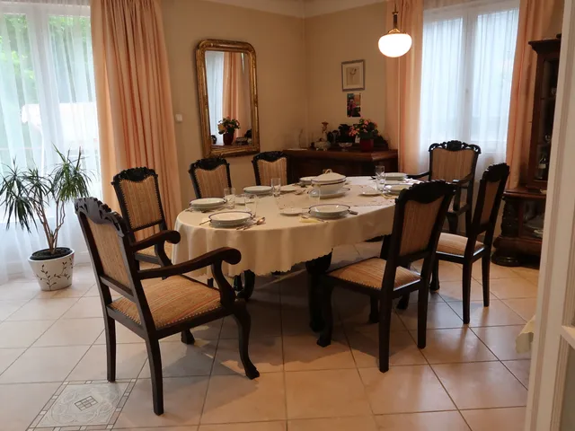 Eladó ház Remeteszőlős, Sirály utca 190 nm