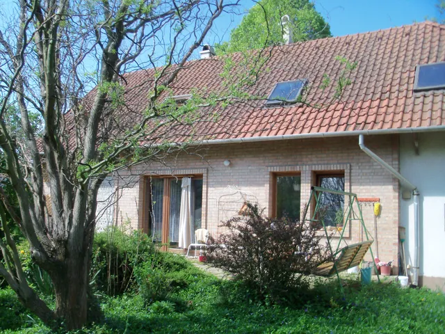Eladó ház Kápolnásnyék, Ercsi út 180 nm