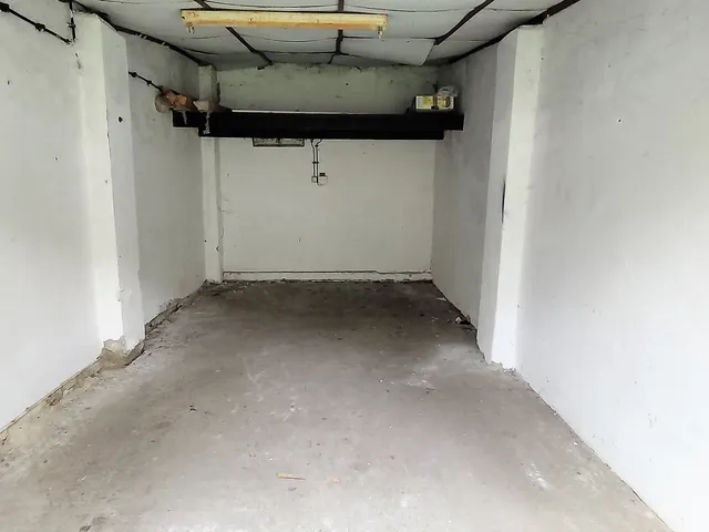 Kiadó garázs Szeged, Belváros 16 nm