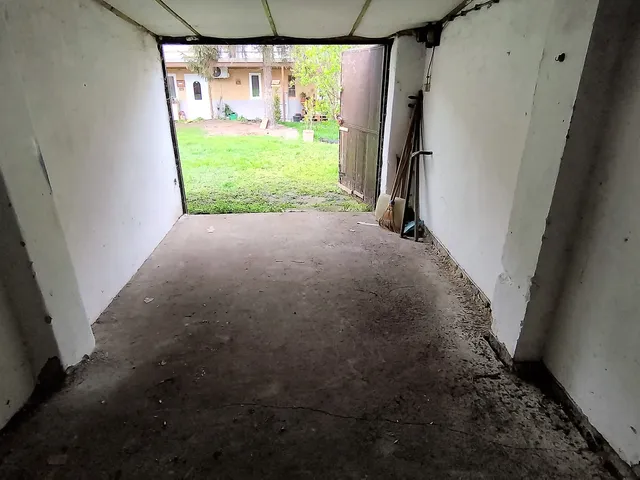 Kiadó garázs Szeged, Belváros 16 nm