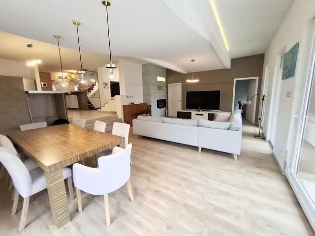 Eladó ház Dunakeszi 216 nm