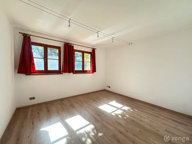 Kiadó ház Budapest II. kerület, Széphalom 340 nm