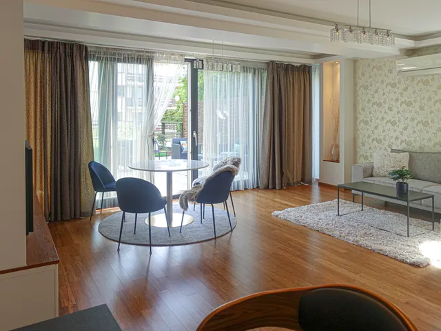 Kiadó lakás Budapest XII. kerület, Orbánhegy 92 nm
