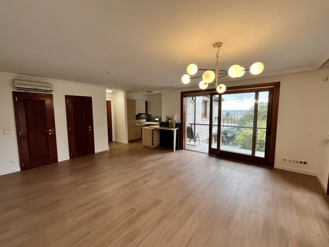 Kiadó lakás Budapest XII. kerület, Mártonhegy 110 nm