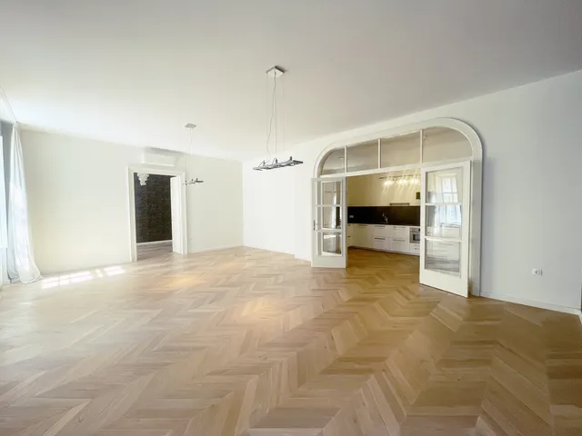 Kiadó lakás Budapest VI. kerület, Nagykörúton belüli terület 119 nm