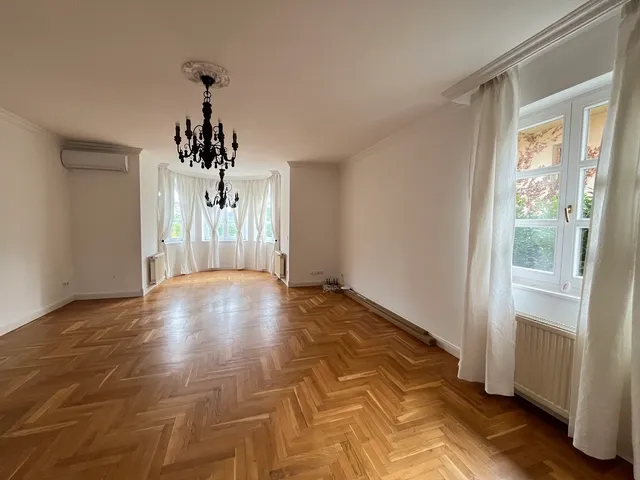 Kiadó ház Budapest II. kerület, Remetekertváros 300 nm