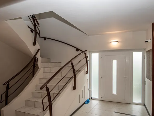 Kiadó ház Budapest II. kerület, Budaliget 240 nm