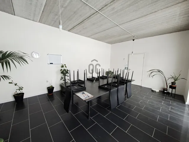 Kiadó kereskedelmi és ipari ingatlan Szigethalom 330 nm