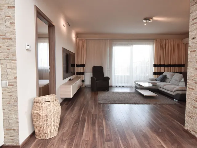 Kiadó lakás Debrecen, Nagyerdőalja 73 nm