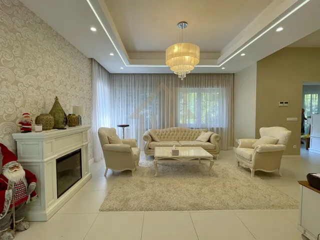 Eladó ház Debrecen, Nagyerdőalja 300 nm