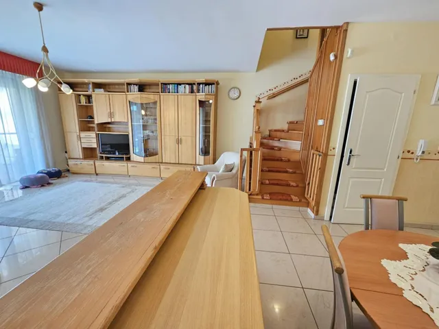 Kiadó ház Debrecen 140 nm