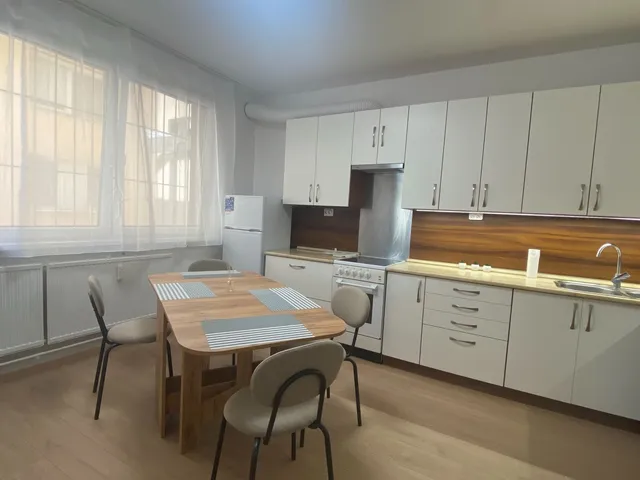 Kiadó lakás Debrecen, Újkert 73 nm