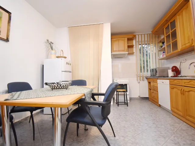 Eladó lakás Debrecen, Postakert 84 nm