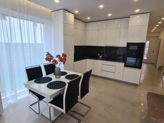 Kiadó ház Debrecen, Nyulas 115 nm