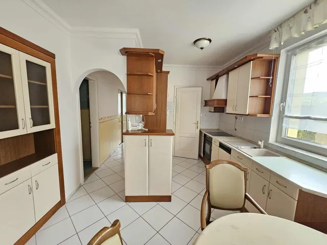 Kiadó ház Debrecen 147 nm